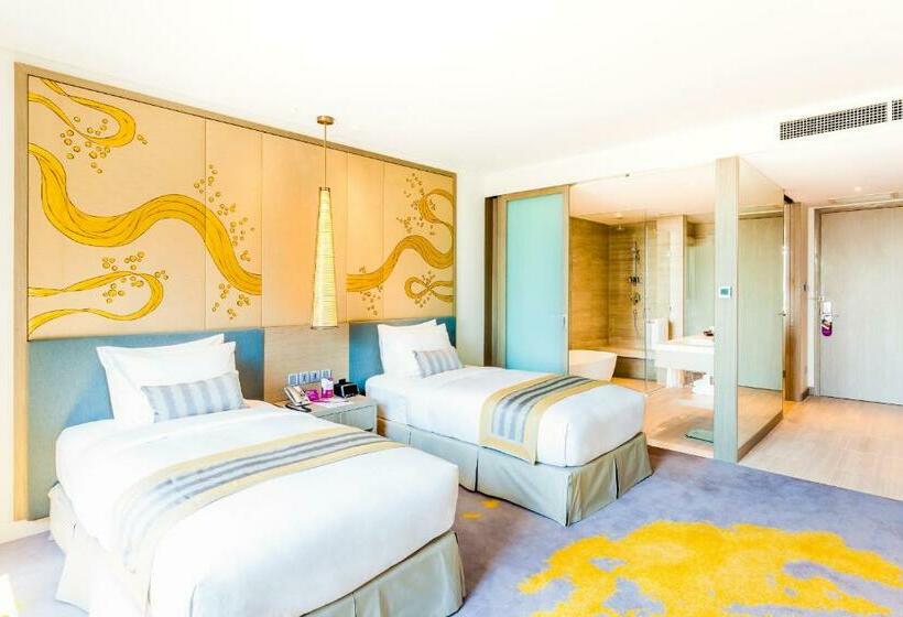 غرفة قياسية مطلّة علي حمام السباحة, Crowne Plaza Vientiane, An Ihg