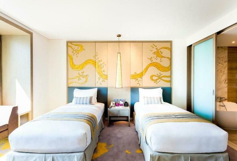 标准间带游泳池, Crowne Plaza Vientiane, An Ihg