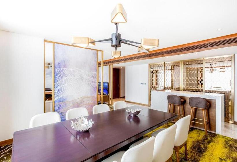 带大床的套房, Crowne Plaza Vientiane, An Ihg