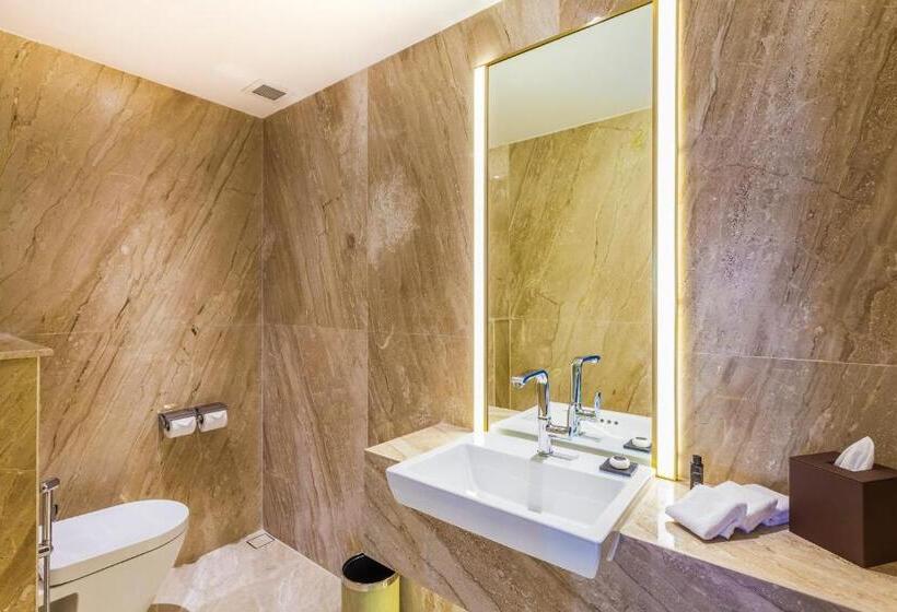 带大床的套房, Crowne Plaza Vientiane, An Ihg