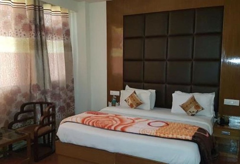 اتاق اجرایی, Ganges Rivera