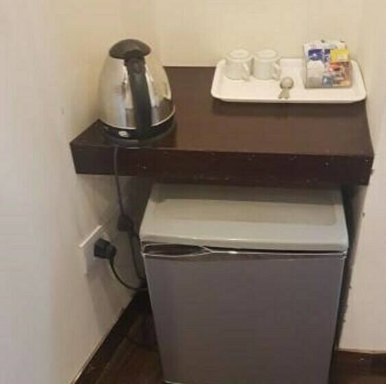 اتاق اجرایی, Ganges Rivera