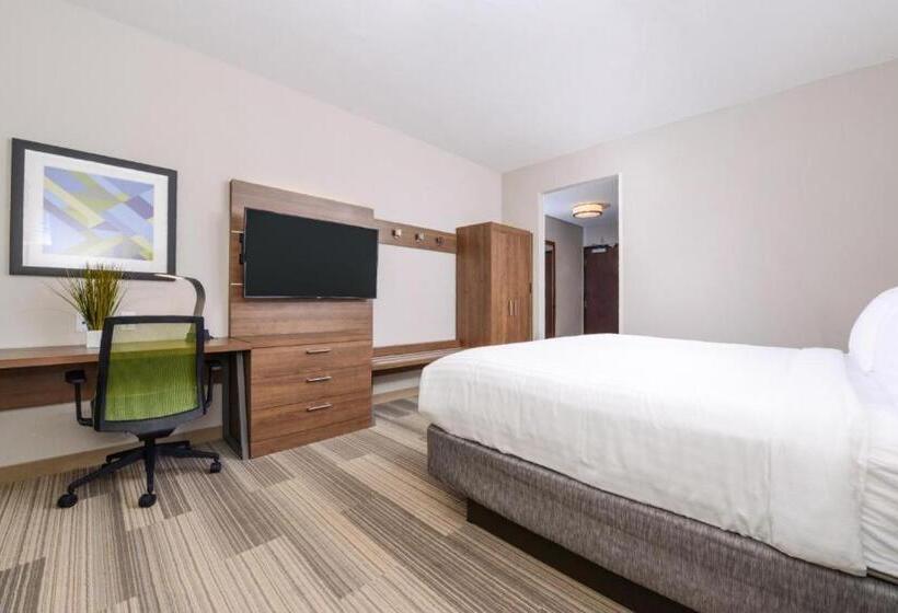 Номер Стандарт Кровать Кинг Адаптированный для Инвалидов, Holiday Inn Express & Suites   St. Petersburg   Madeira Beach, An Ihg