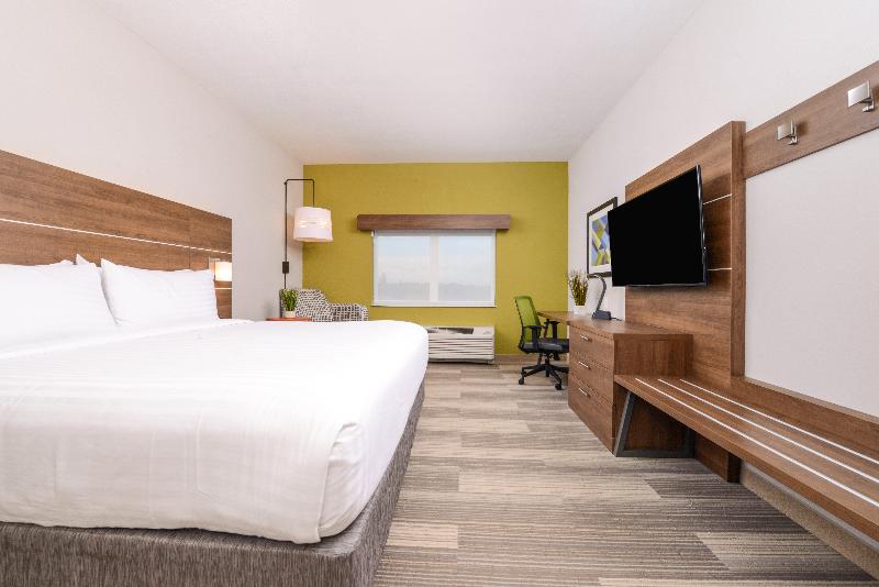 스탠다드 룸, Holiday Inn Express & Suites St. Petersburg Madeira Beach, An Ihg