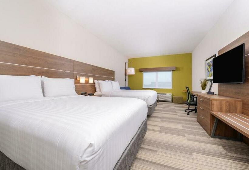 Люкс, Holiday Inn Express & Suites   St. Petersburg   Madeira Beach, An Ihg