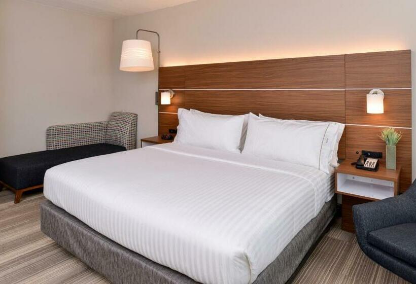 Номер Стандарт Кровать Кинг Адаптированный для Инвалидов, Holiday Inn Express & Suites   St. Petersburg   Madeira Beach, An Ihg