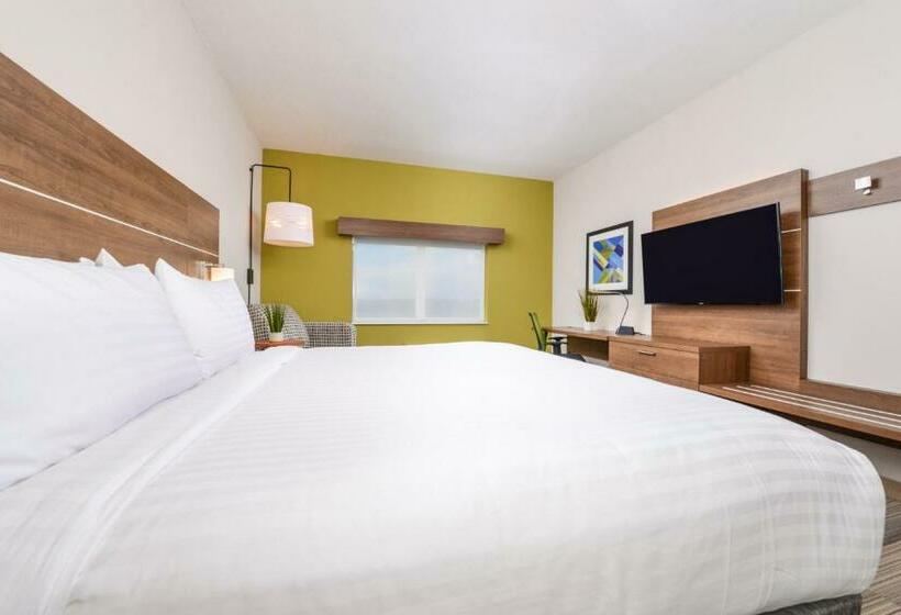 장애인을 위한 킹사이즈 침대 스탠다드 룸, Holiday Inn Express & Suites St. Petersburg Madeira Beach, An Ihg