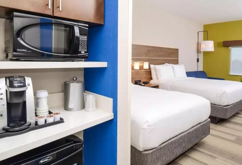 身障者適用スイートルーム, Holiday Inn Express & Suites   St. Petersburg   Madeira Beach, An Ihg