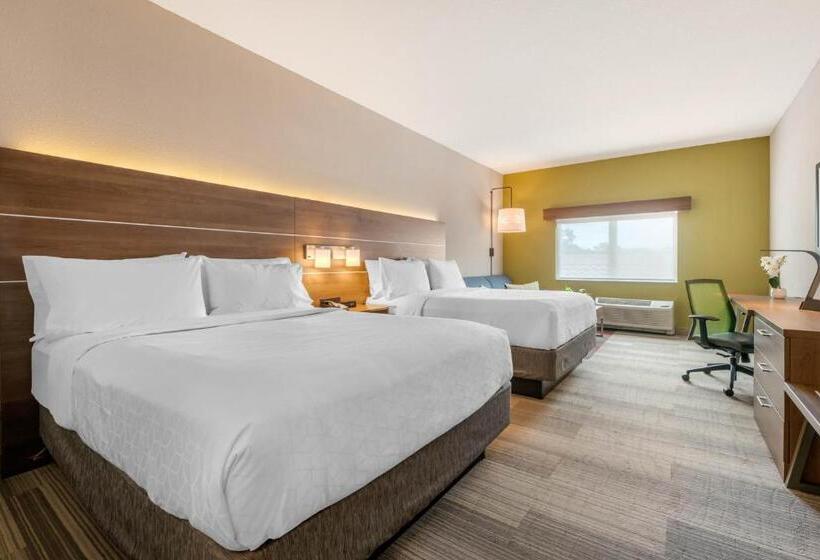 장애인을 위한 스위트, Holiday Inn Express & Suites St. Petersburg Madeira Beach, An Ihg