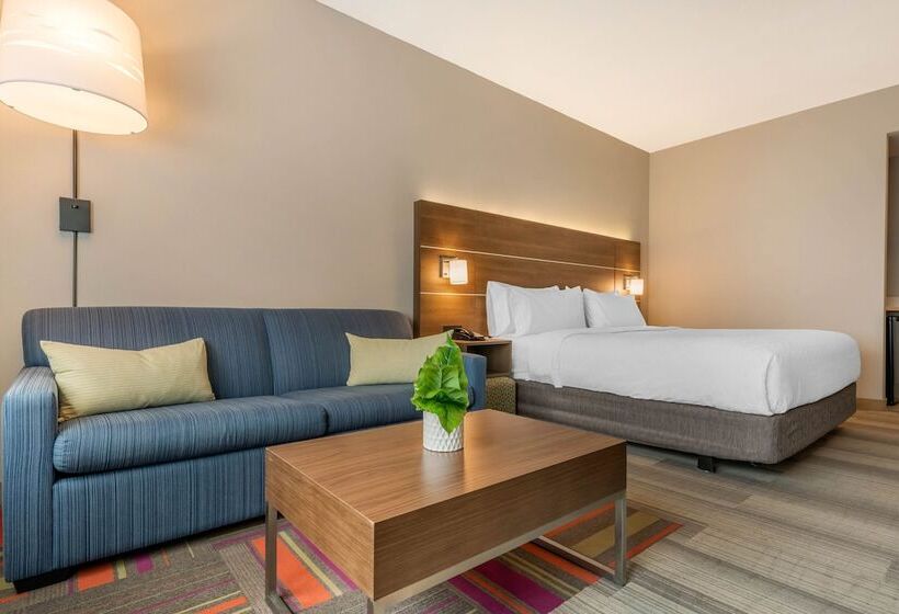 Люкс, Holiday Inn Express & Suites   St. Petersburg   Madeira Beach, An Ihg