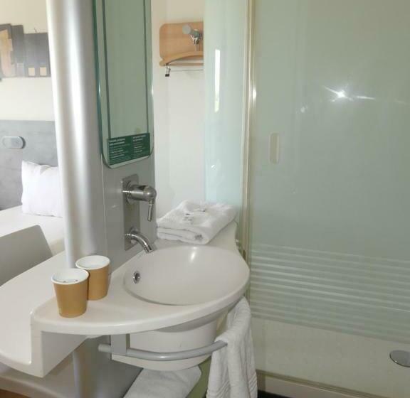 Номер Стандарт Трехместный, Ibis Budget Istres Trigance