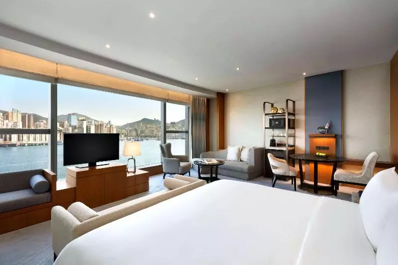 Club Room King Bed