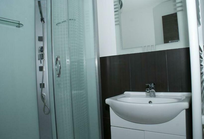 اتاق استاندارد, Otopeni