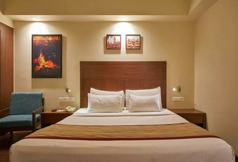 Chambre Executive, Ramee Panchshil