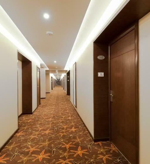 חדר אקזקיוטיב, Ramee Panchshil