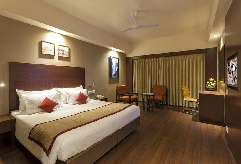 חדר אקזקיוטיב, Ramee Panchshil