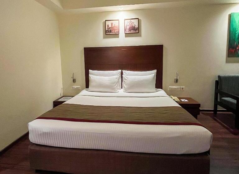 חדר אקזקיוטיב, Ramee Panchshil