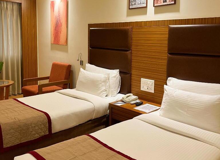 חדר אקזקיוטיב, Ramee Panchshil