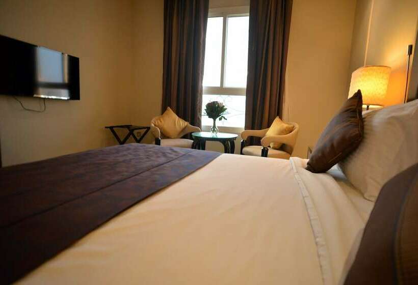اتاق لوکس, Strato Hotel By Warwick