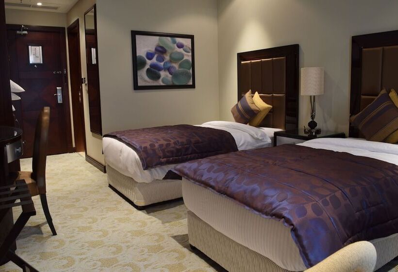 اتاق لوکس, Strato Hotel By Warwick