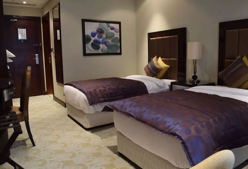 اتاق لوکس, Strato Hotel By Warwick