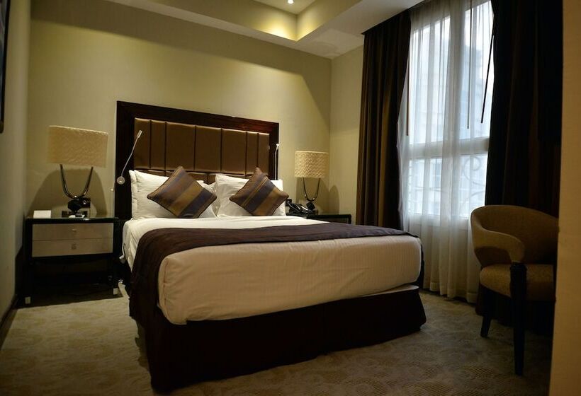 اتاق استاندارد, Strato Hotel By Warwick