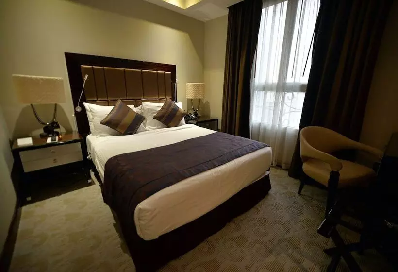 اتاق استاندارد, Strato Hotel By Warwick