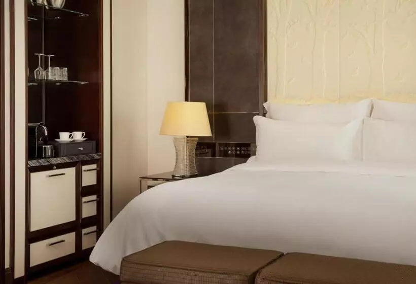 اتاق لوکس با تخت بزرگ, The Ritzcarlton, Astana