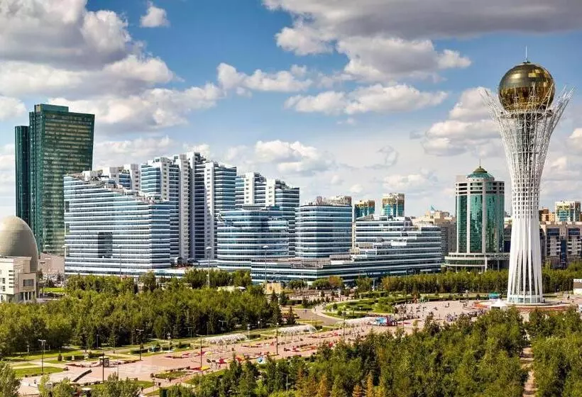 Club Room King Bed, The Ritzcarlton, Astana