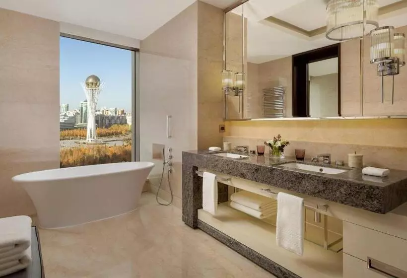 سوئیت جونیور با تخت بزرگ, The Ritzcarlton, Astana