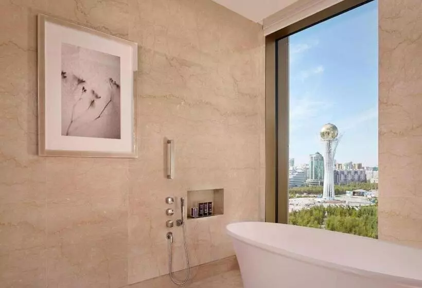 سوئیت اجرایی با تخت کینگ, The Ritzcarlton, Astana