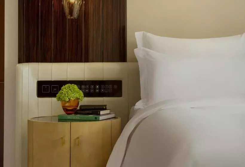 سوئیت کلاب, The Ritzcarlton, Astana