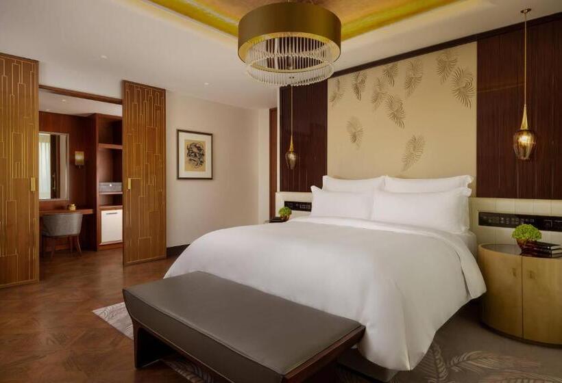 Suite Club, The Ritzcarlton, Astana