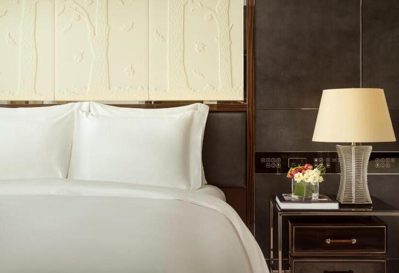 Camera Deluxe, The Ritzcarlton, Astana