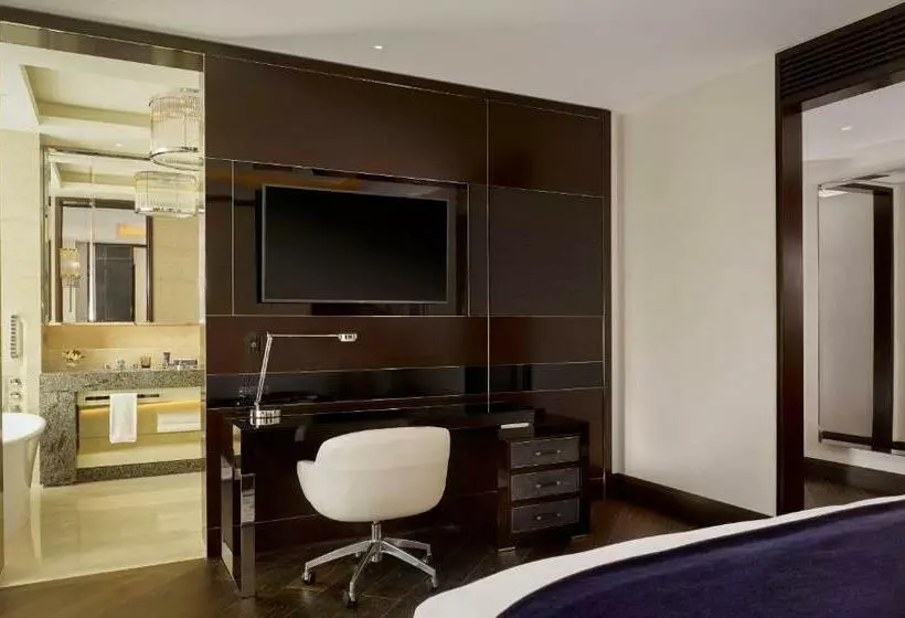اتاق لوکس با تخت بزرگ, The Ritzcarlton, Astana