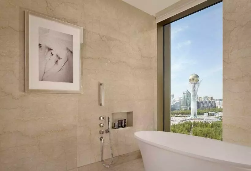 اتاق لوکس با تخت بزرگ, The Ritzcarlton, Astana