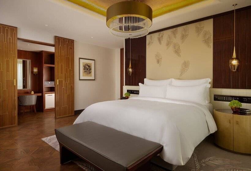 Suite Club, The Ritzcarlton, Astana