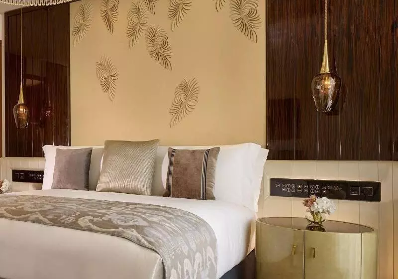 سوئیت کلاب, The Ritzcarlton, Astana