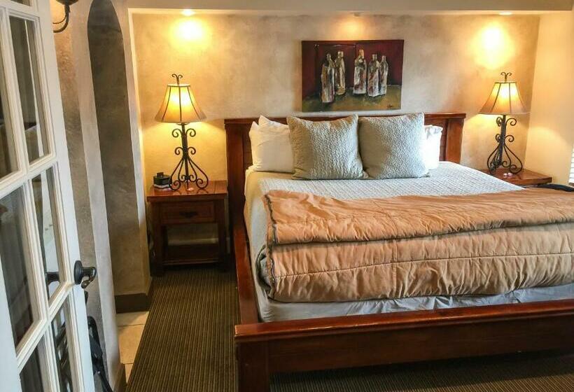 스위트 킹사이즈 침대, The Lodge On Route 66