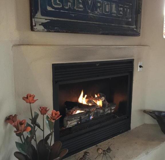 스위트, The Lodge On Route 66