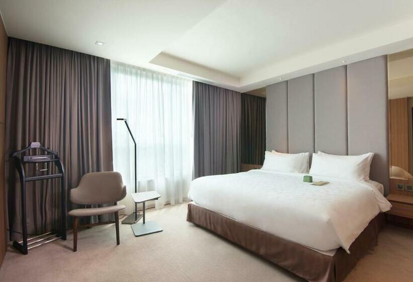 Executive Suite, Olive Tree