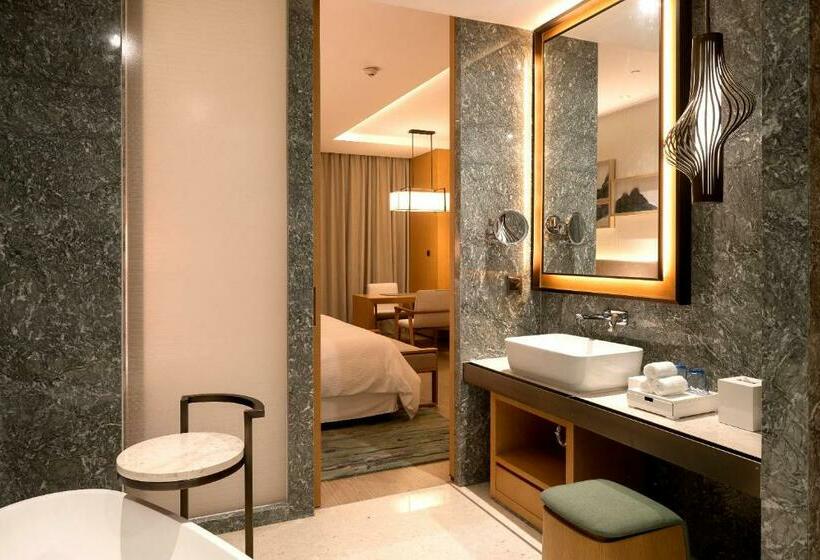 חדר דלוקס נוף לים, The Westin Shimei Bay Resort