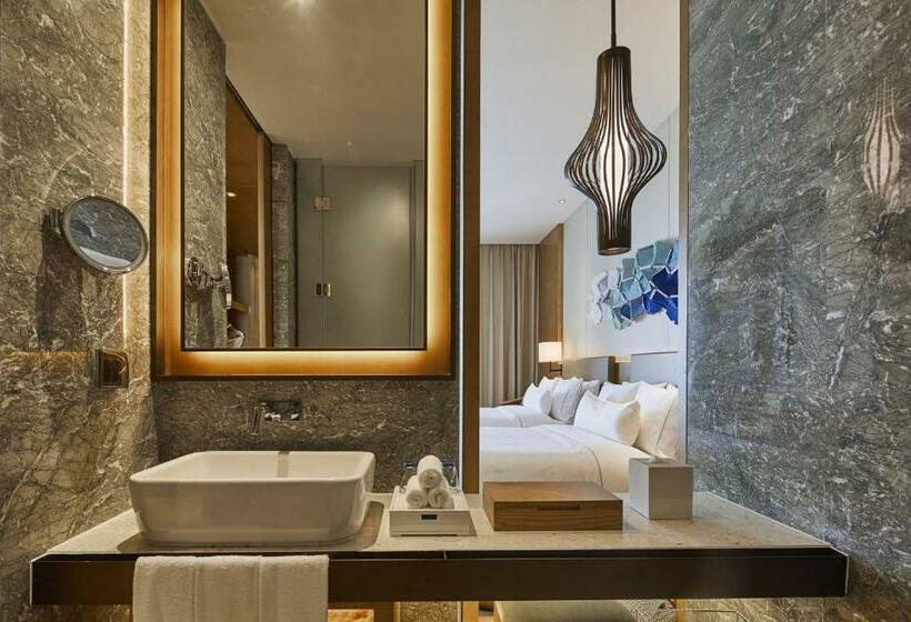 Номер Deluxe Вид на Сад, The Westin Shimei Bay Resort