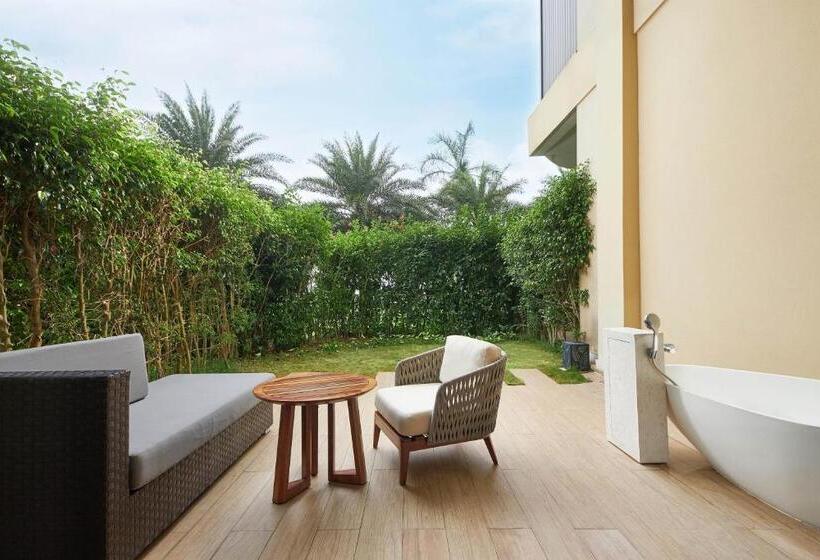 חדר דחוקס עם מיטת קינג, The Westin Shimei Bay Resort