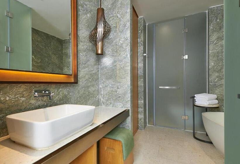 חדר דחוקס עם מיטת קינג, The Westin Shimei Bay Resort