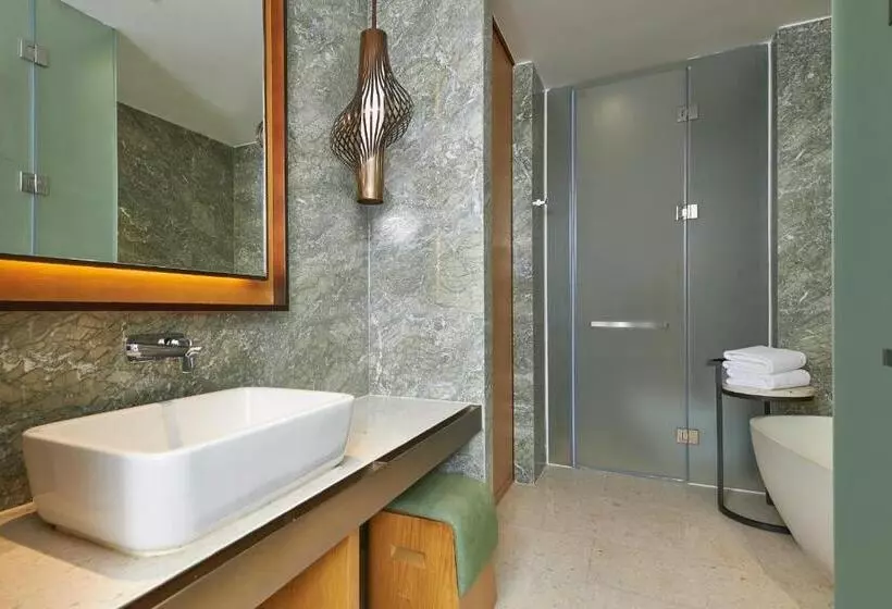 キングサイズベッドのデラックスルーム, The Westin Shimei Bay Resort