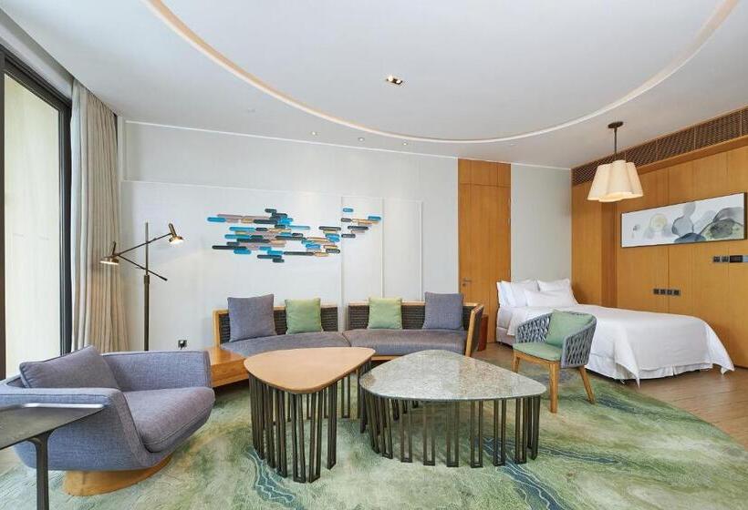 סוויטה דלוקס, The Westin Shimei Bay Resort