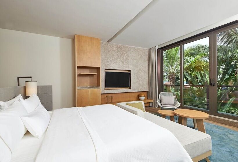 Вилла 3 Спальни, The Westin Shimei Bay Resort