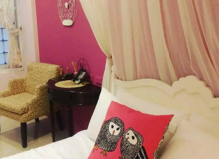 اتاق اکونومی, 4 Seasons Garden B&b