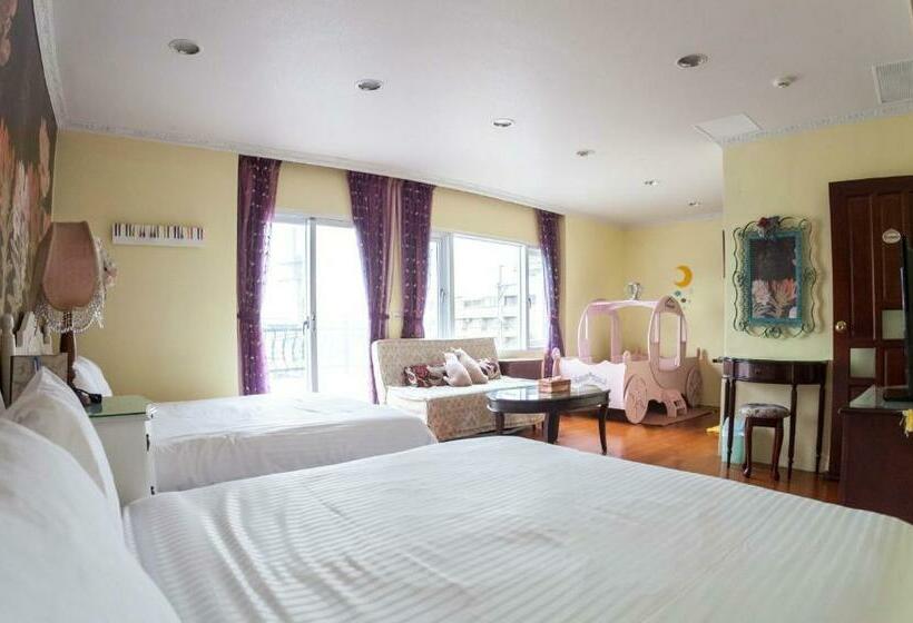 اتاق خانوادگی, 4 Seasons Garden B&b